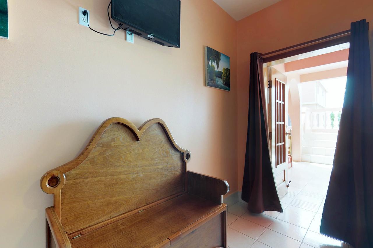 Hotel Caribbean Lily @ Caribe Island San Pedro  Zewnętrze zdjęcie