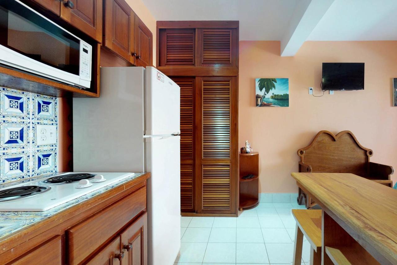 Hotel Caribbean Lily @ Caribe Island San Pedro  Zewnętrze zdjęcie